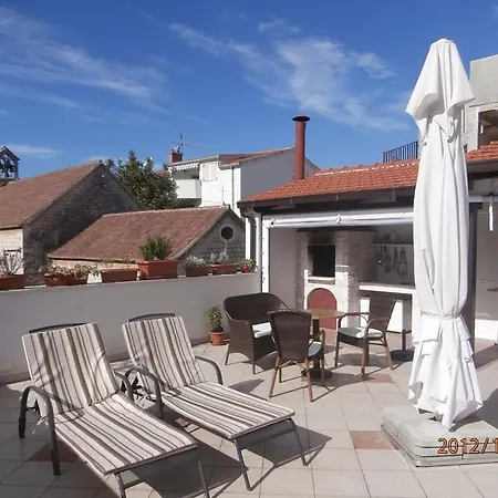 In With Terrace, Air Conditioning, Wifi, Washing Machine 4237-6 * Trogir