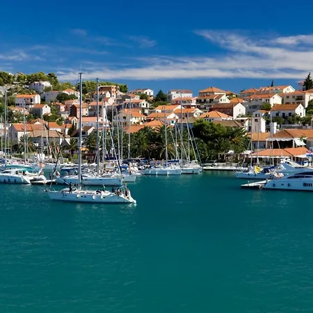 In With Terrace, Air Conditioning, Wifi, Washing Machine 4237-6 * Trogir