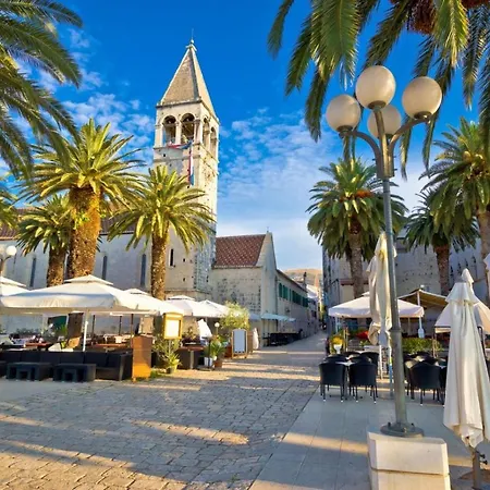 In With Terrace, Air Conditioning, Wifi, Washing Machine 4237-6 * Trogir